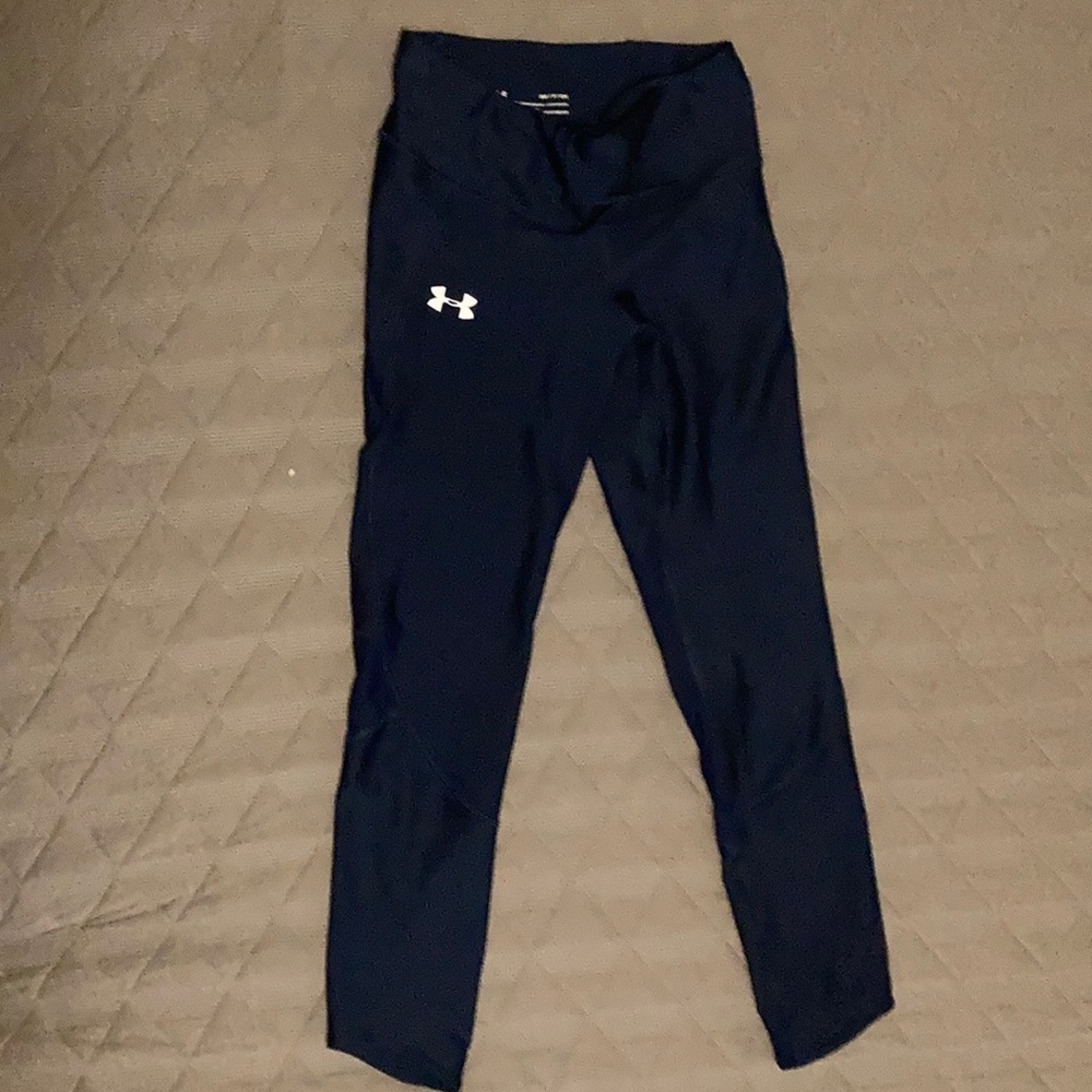 Under Armour compression crops